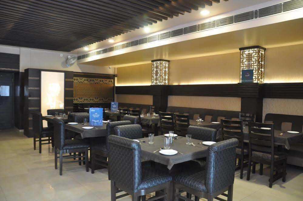 Oyo Railway Station Exit Gate Hotel 3*